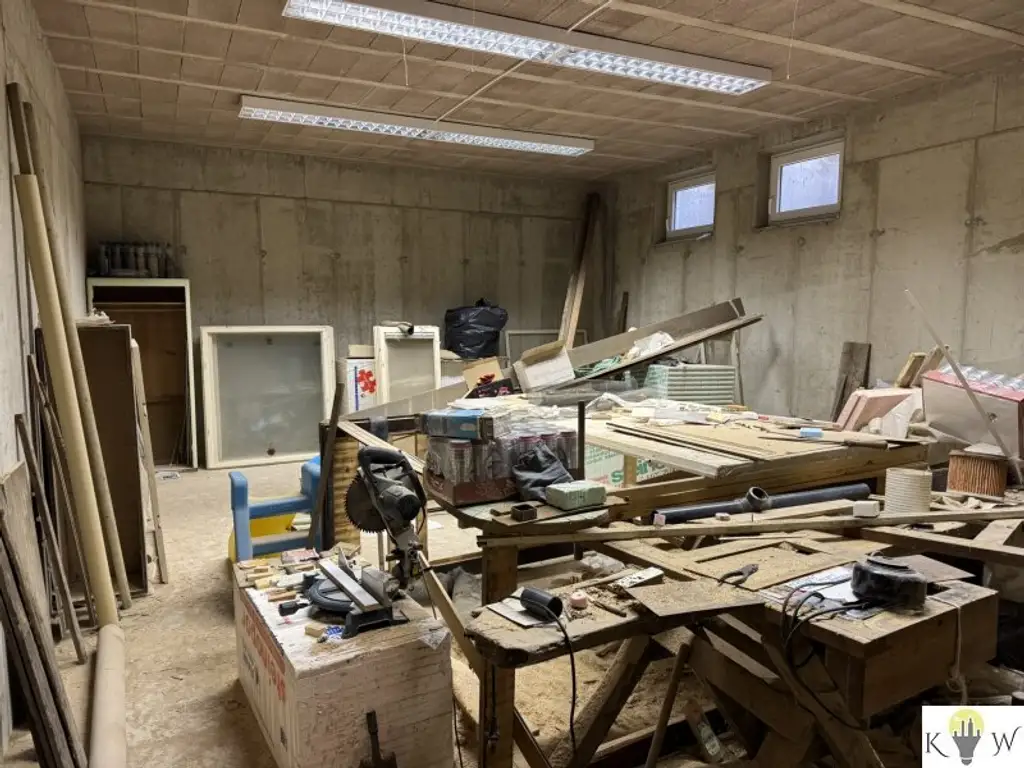 Charmantes Wohnhaus mit vielseitigem Wirtschaftsgebäude & Pool – Wohnen und Arbeiten unter einem Dach!