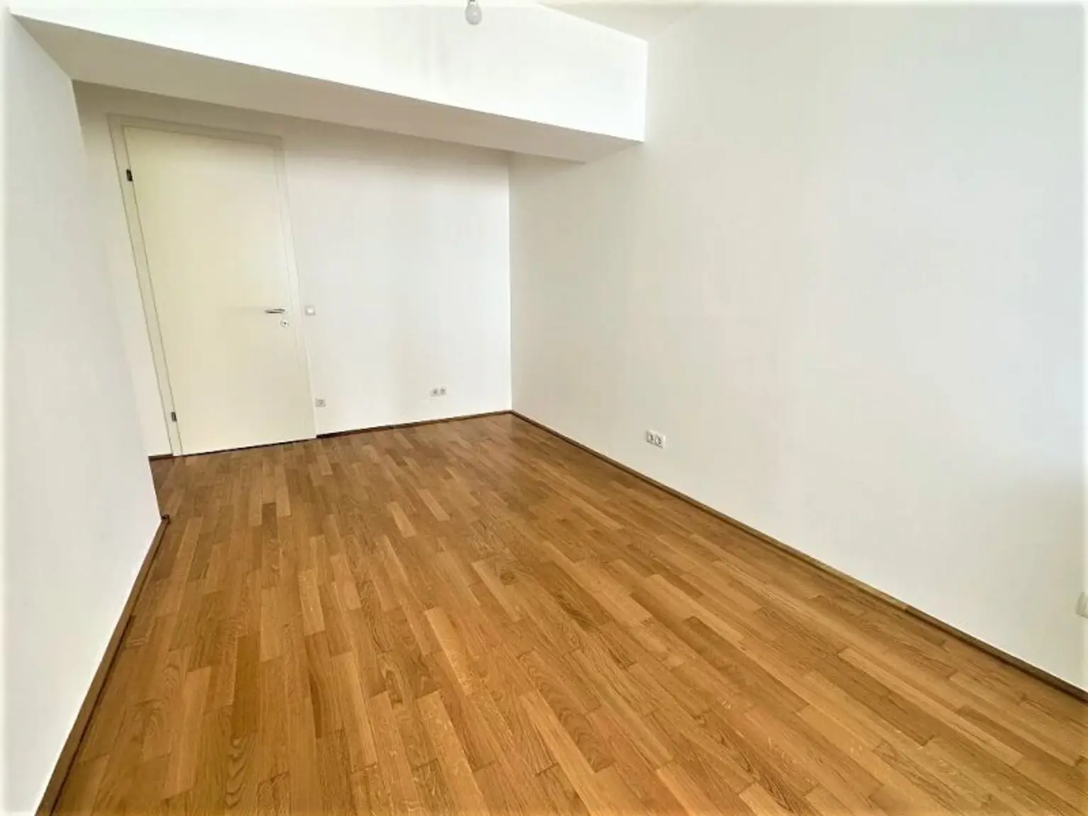 HOFRUHELAGE, HUMBOLDTGASSE, 80 m2 Neubau inkl. Loggia, 2 Zimmer, Komplettküche, Wannenbad, Parketten, U1-Nähe