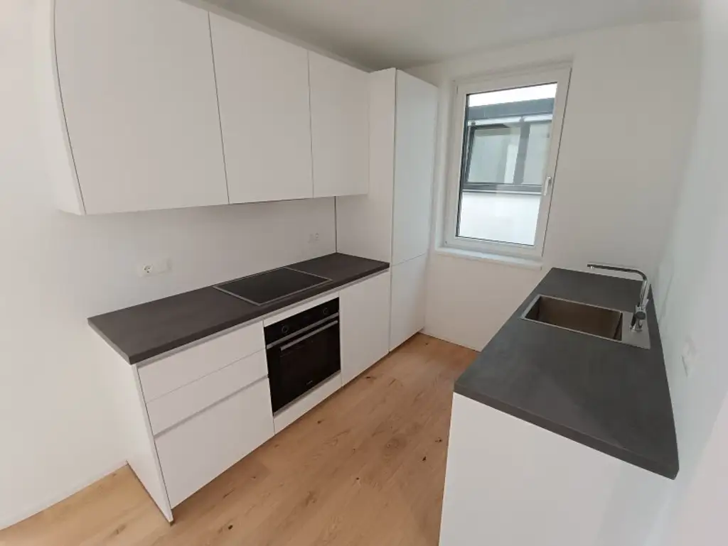 Moderne Dachgeschoss-Wohnung mit Freifläche in Bestlage! Nähe U4 Margaretengürtel & Pilgramgasse! Verfügbar ab 01.02.2026!