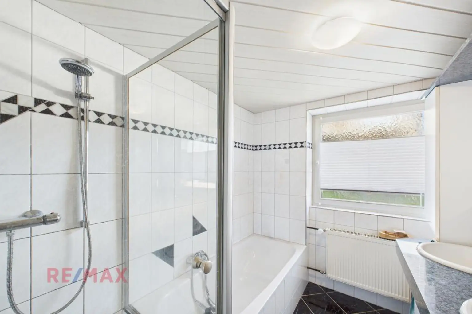 Badezimmer EG
