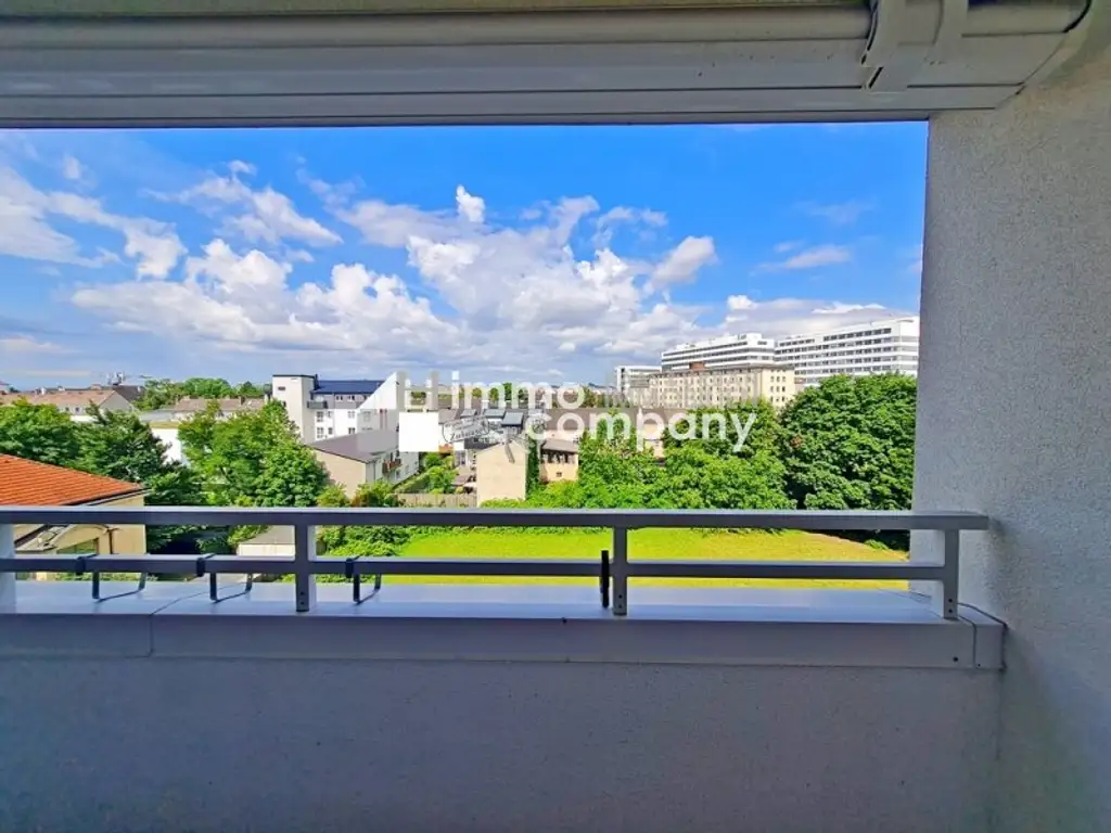 Wels : Phantastische 5 Zimmer Eigentumswohnung mit Westloggia !