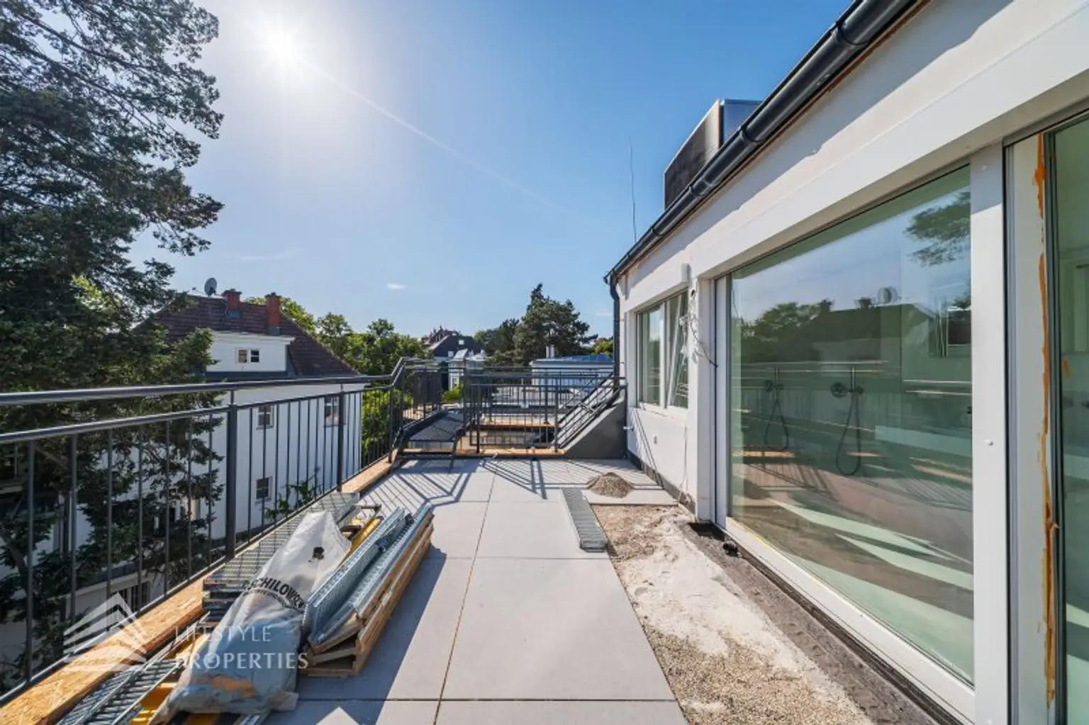 Exklusive 3-Zimmer DG-Wohnung, Nähe Pötzleinsdorfer Schlosspark by Lifestyle Properties, Stock-im-Eisen-Platz 3