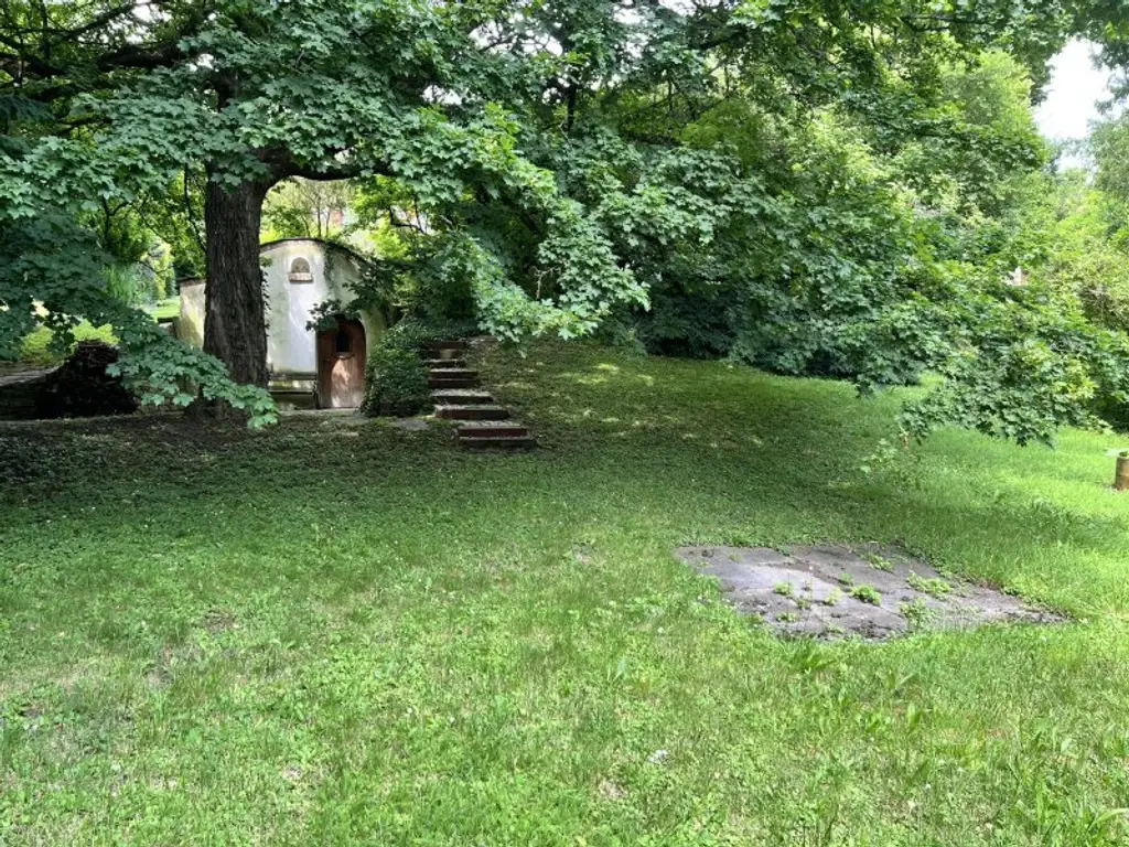 Rarität (!) Großzügige Villa in Badener Bestlage am Mitterberg mit prächtigem Garten - zentrumsnahe (!)