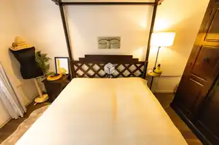 Schlafzimmer 1
