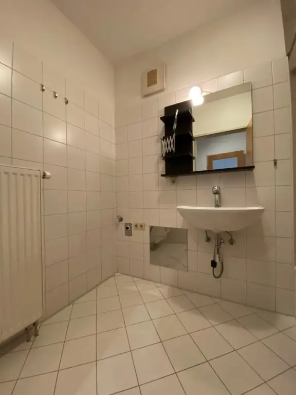 Ruhige 2-Zimmer-Wohnung mit hofseitigem Balkon - verfügbar ab Jänner 2026