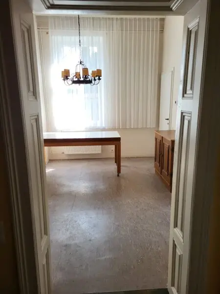 Charmante Villa mit weitläufigem Garten, Wintergarten & vielseitigen Wohnbereichen by Lifestyle Properties