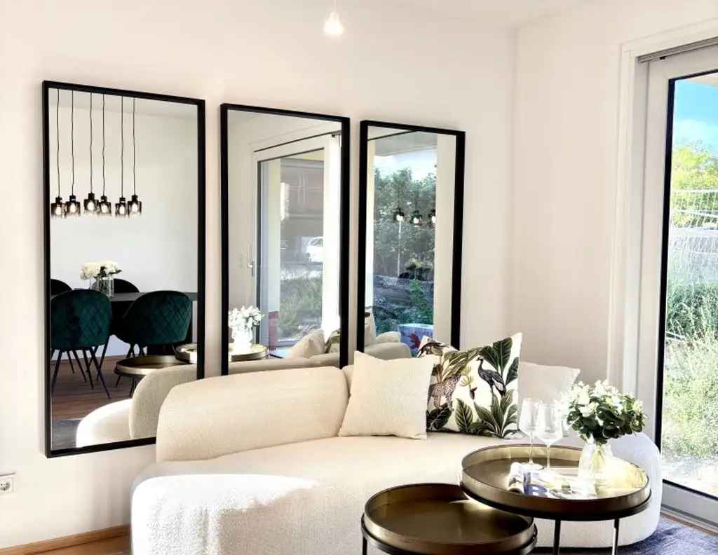 PROVISIONSFREI! Lichtdurchflutete 3-Zimmer-Wohnung | Großzügige Sonnenterrasse | Zugang aus allen Räumen