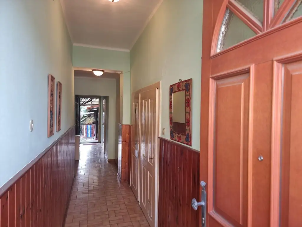 "Endstation Haus Desire"