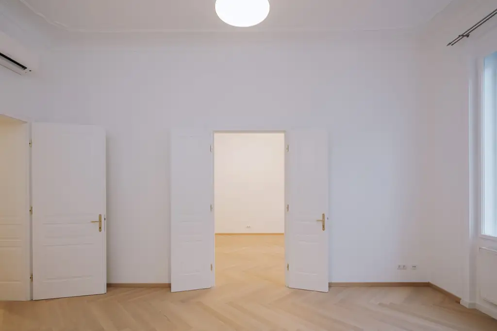 Stilvolle Altbauwohnung ca.107m² mit Balkon in Toplage 1070 Wien!