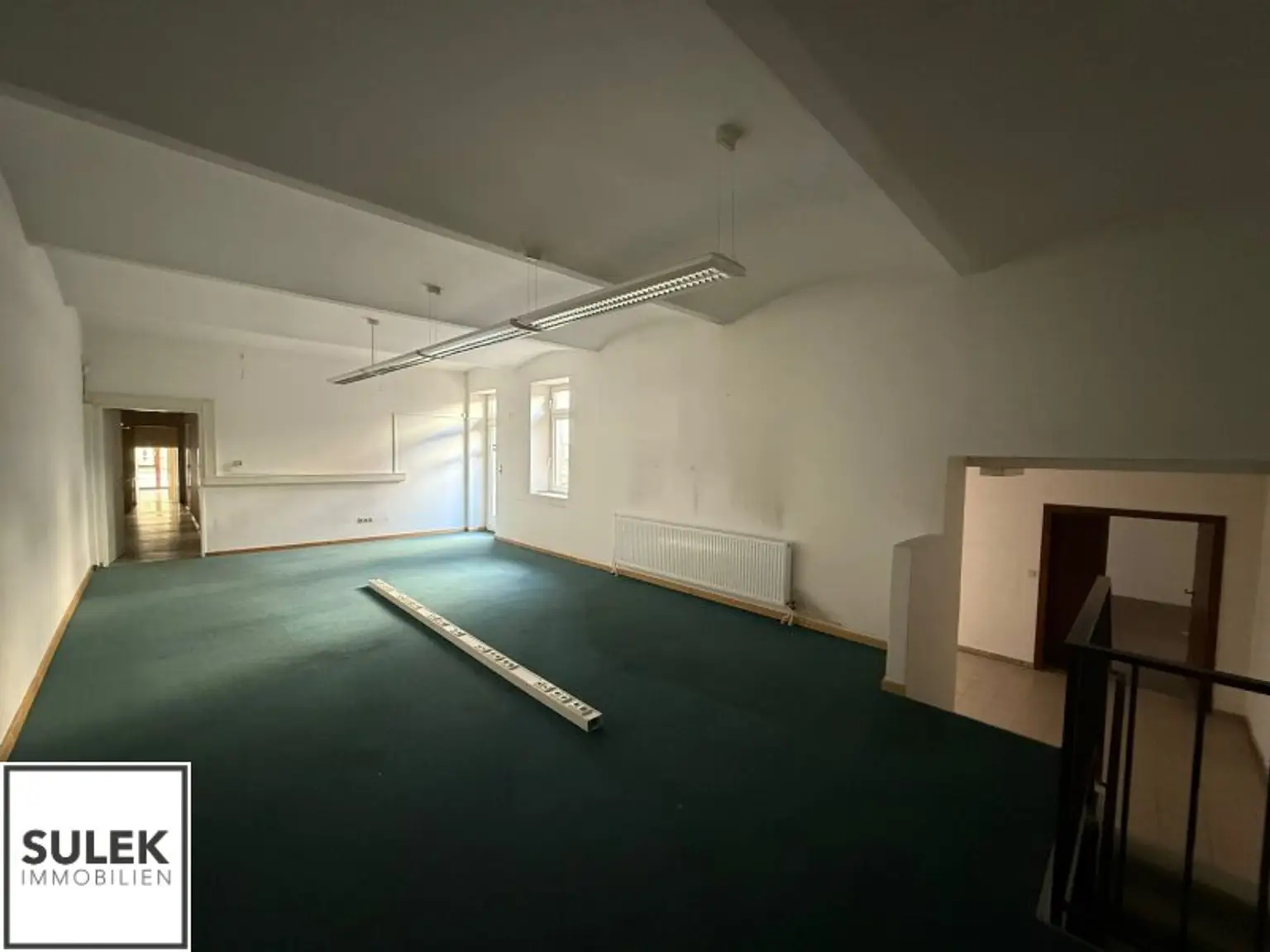 Ganzes Haus zu mieten: 1 Geschäftslokal, 1 Büro, 2 Wohnungen nahe U1