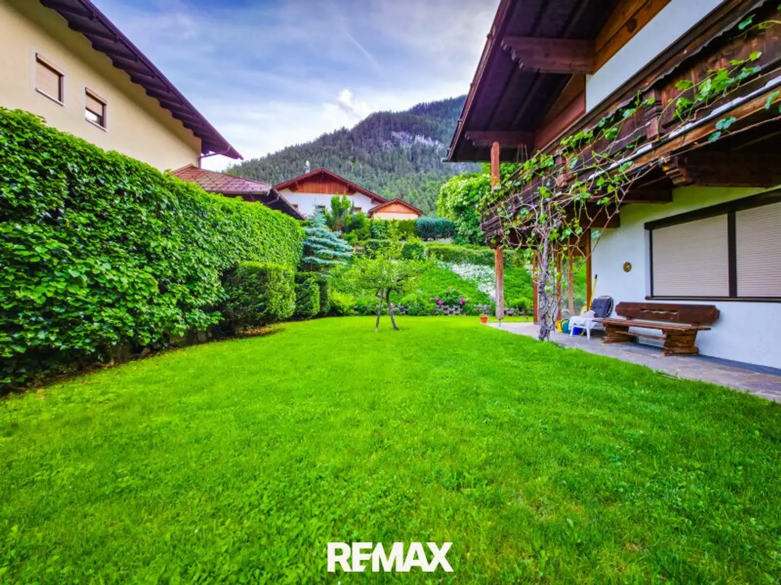 Familienfreundliches Mehrfamilienhaus mit traumhaftem Garten in Nassereith!