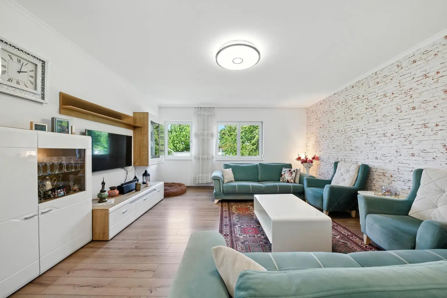 Exklusives Wohnerlebnis: Hochwertiges Zuhause auf 1300 m² Eigengrund am Wiener Stadtrand!
