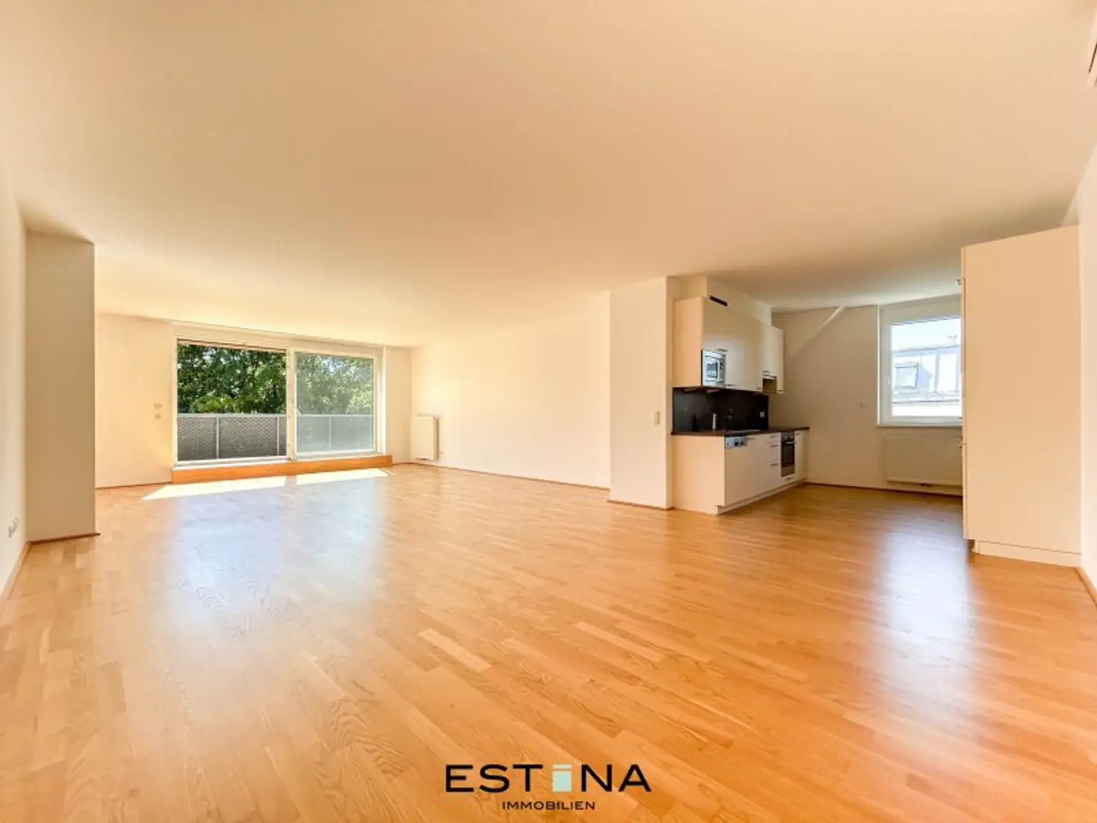 Großzügige DG-Wohnung nahe Hugo Wolf Park