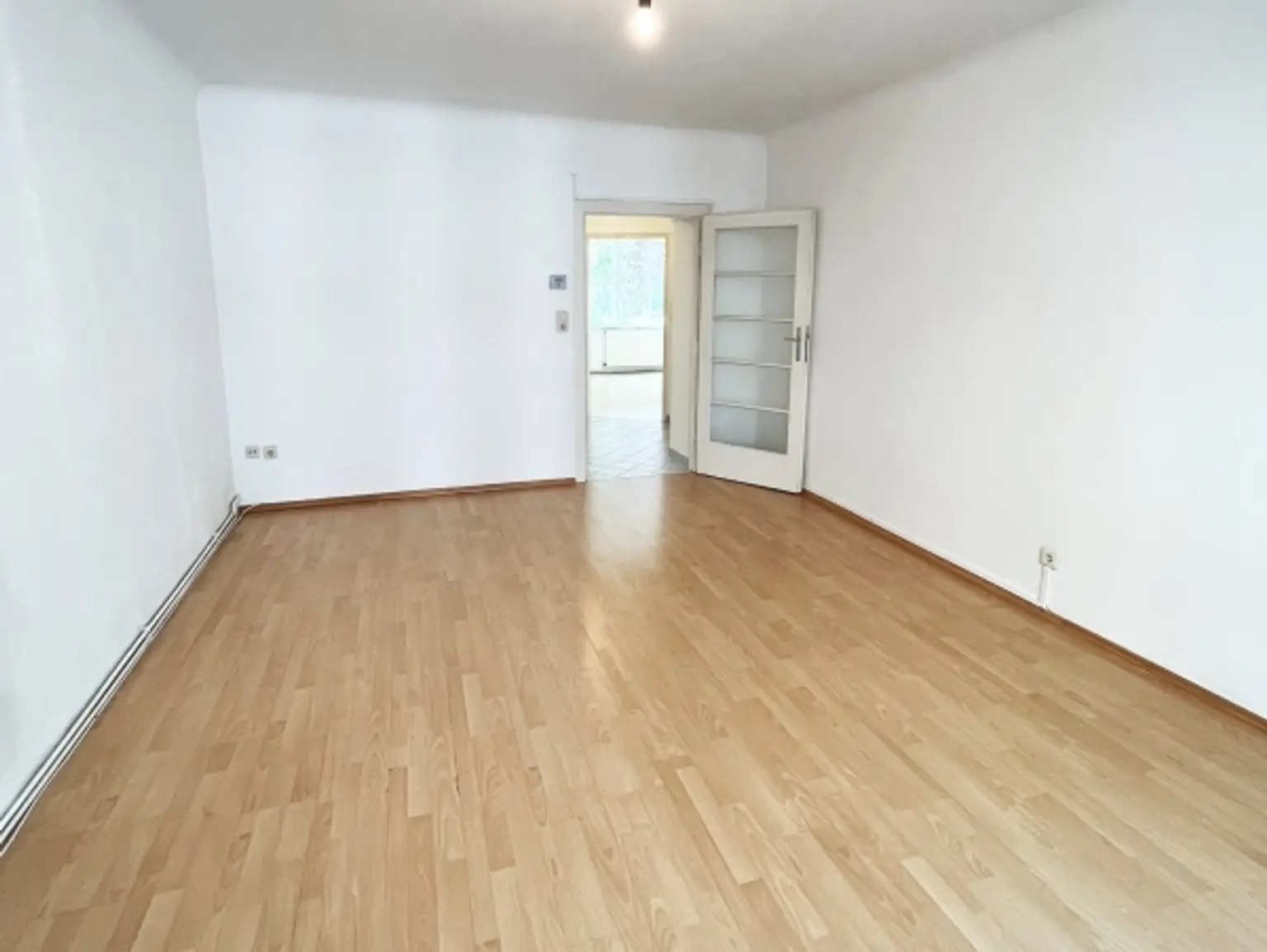 Geräumige 2-Zimmer Wohnung nahe Schweizergarten!