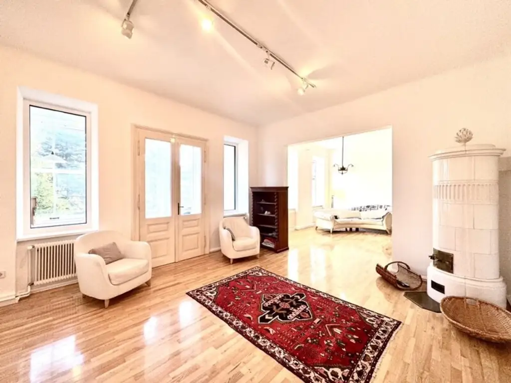 Beletage in Waldrandlage, große Terrasse, Gartennutzung, Carport, energieeffizient, Grünblick