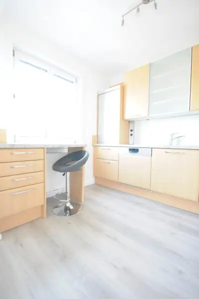 IDEALE 3,5 ZIMMER WOHNUNG - PERFEKTE RAUMAUFTEILUNG UND GEMEINSCHAFTSGARTEN