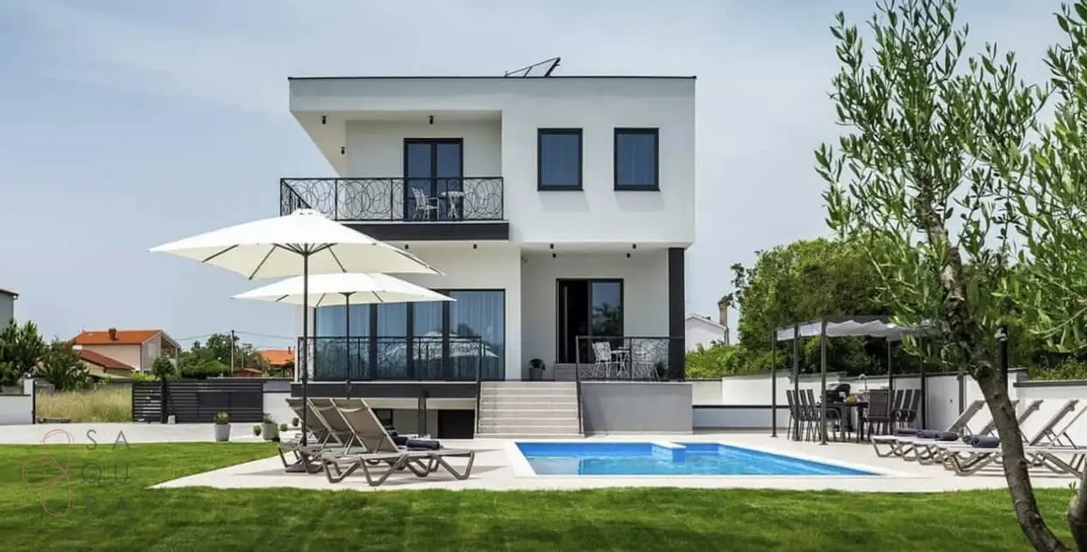Modernes Anwesen in Pula – Mediterraner Luxus und Investitionschance