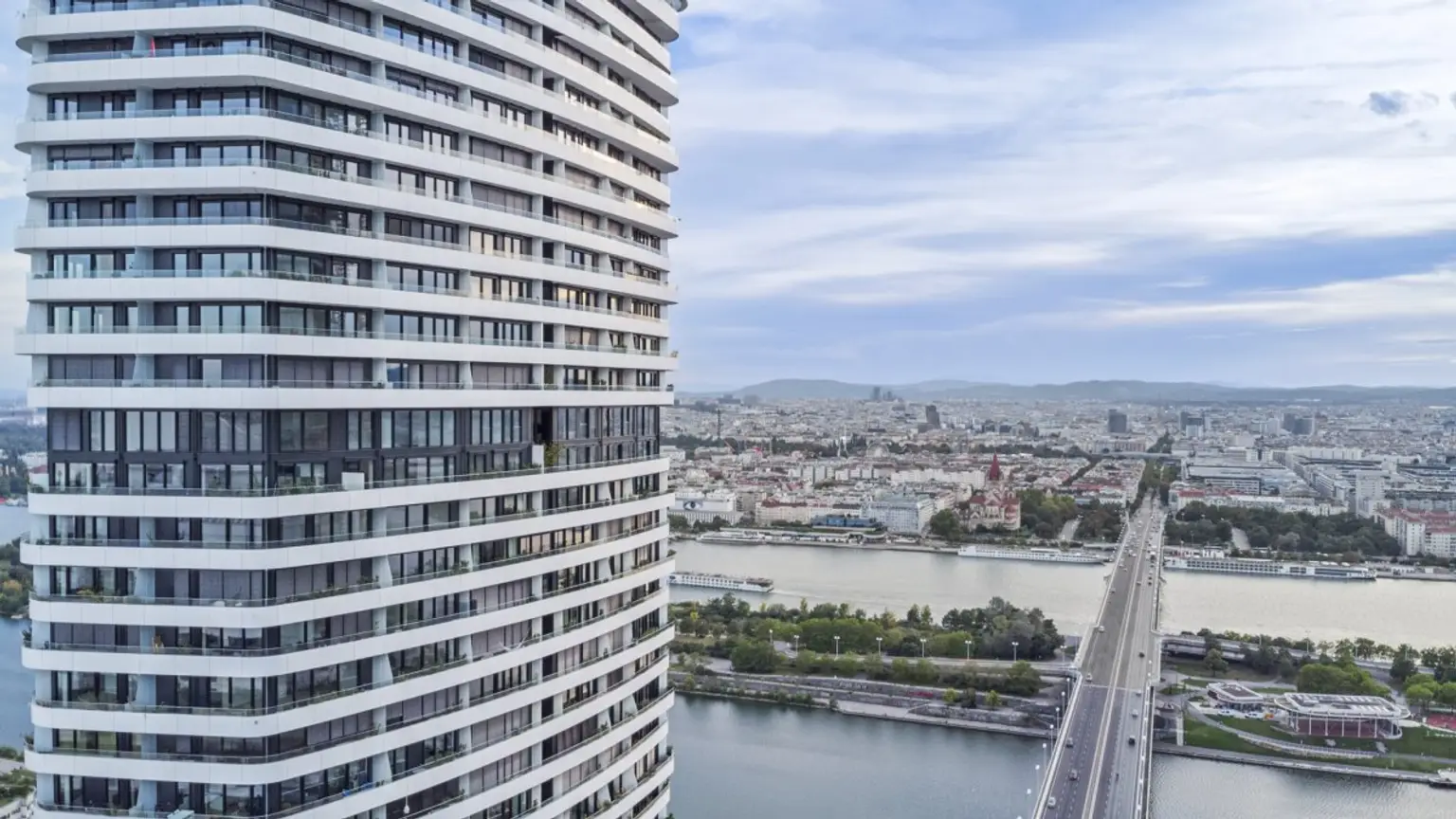 Danube Flat (1) | ++ SKYLINE DREAM on the 26th Floor ++ LUXURY with PANORAMIC VIEW | Prima Service Immobilien