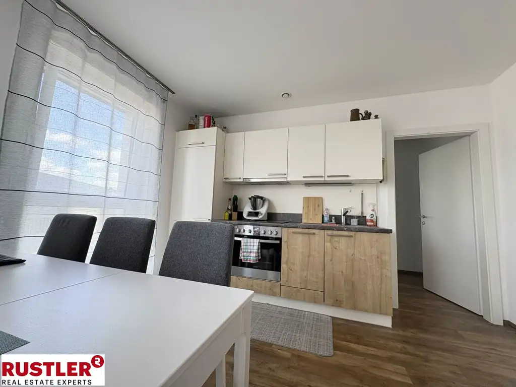 Helle 2-Zimmer-Wohnung mit Loggia und Top-Anbindung – ideal für Singles und Paare