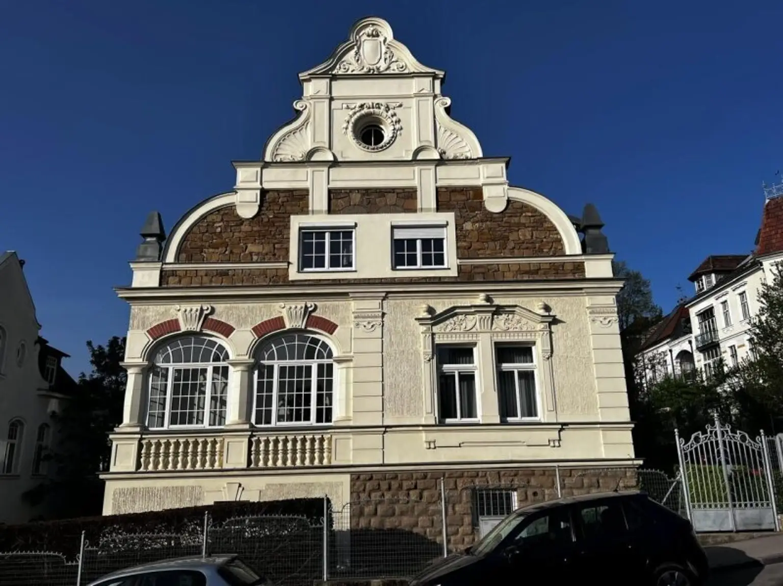 Die perfekte DG-Wohnung im Grünen!