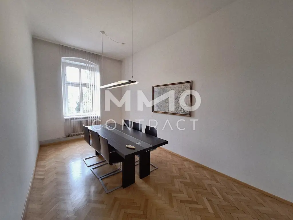 Repräsentatives Büro mit Blick auf den Volksgarten