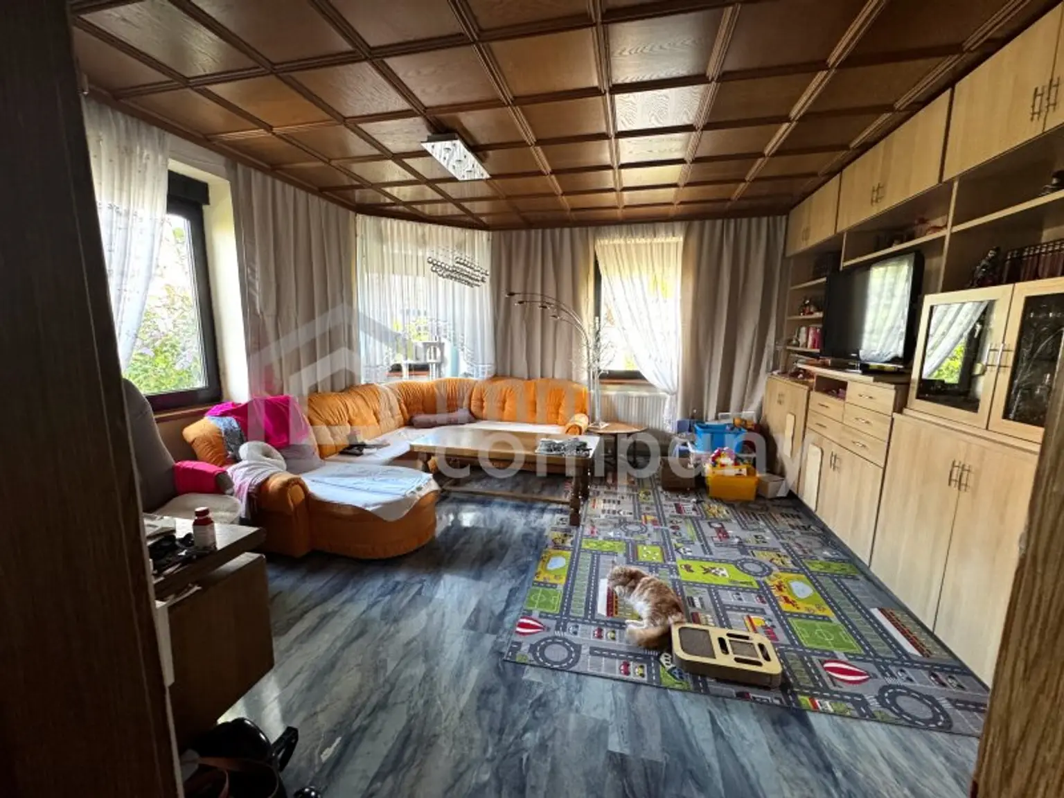 Sonniges Eckgrundstück mit charmantem Einfamilienhaus – großes Potenzial in ruhiger Nachbarschaft!