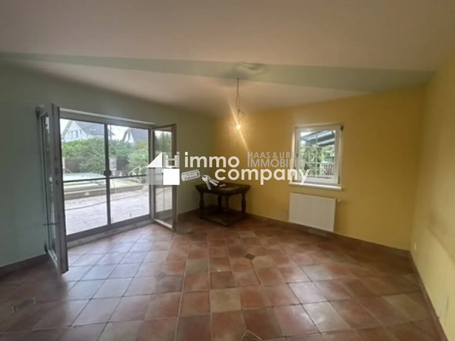 Wohlfühloase in 1220 Wien: Gepflegtes Einfamilienhaus mit Pool, Balkon, Terrasse & Carport!