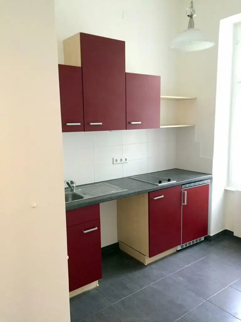 Altbauwohnung im Hochparterre - bis 1.1.2028 vermietet - Rendite rund 3,9 % vor Afa + EST