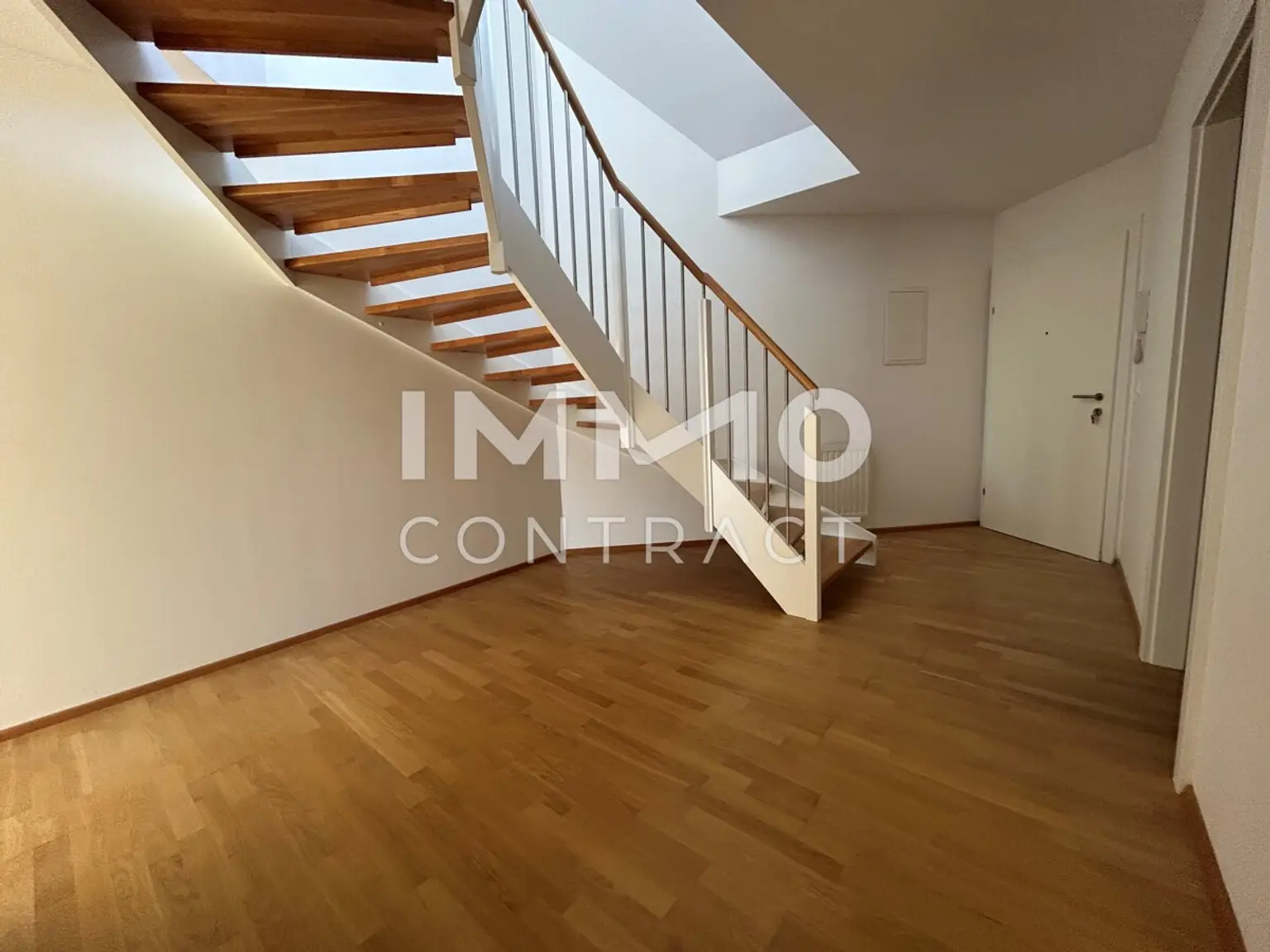 ERSTBEZUG -  4 Zimmer DG Wohnung mit Freifläche