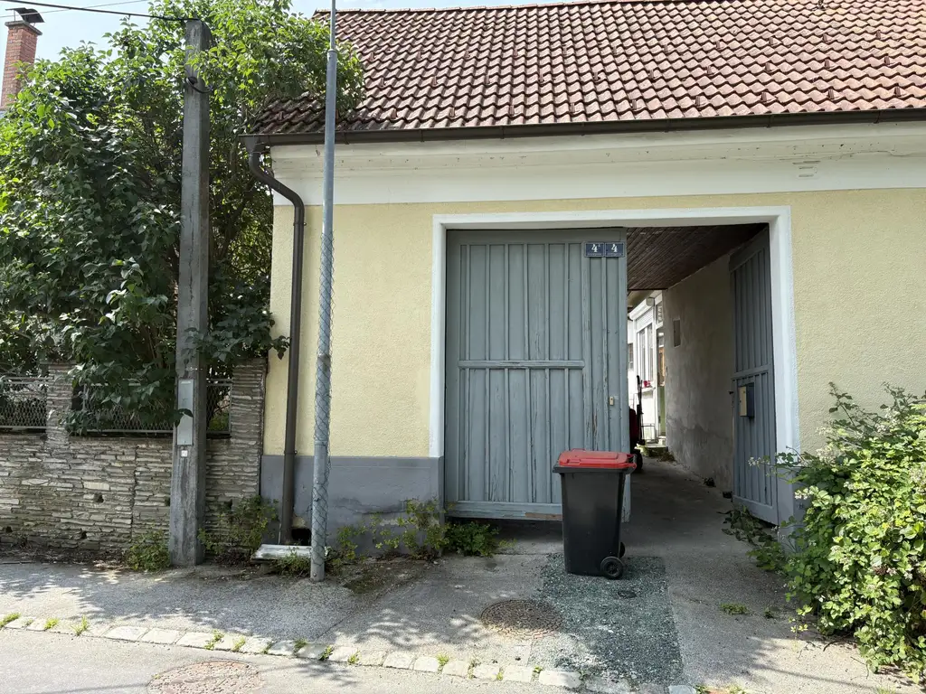 2 Einfamilienhäuser mit Nebengebäuden auf großem Grund!