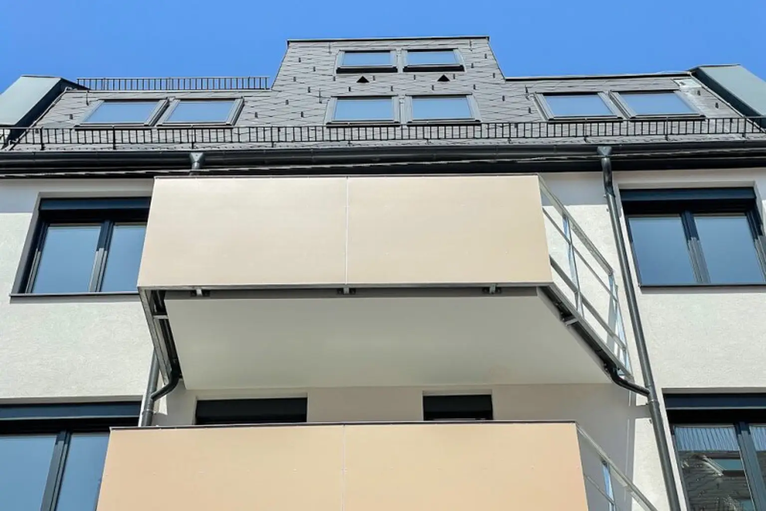 Renditeobjekt: Neubauzinshaus Nähe Elterleinplatz.