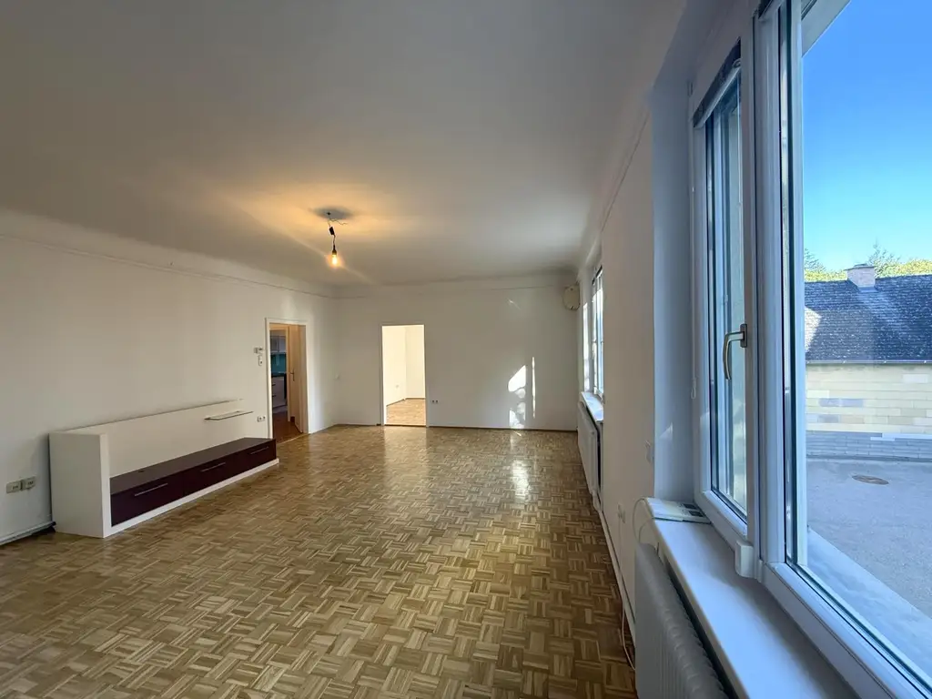 Traumhafte 3-Zimmer-Eigentumswohnung, Erstbezug nach Sanierung // Fantastic 3-room condominium, first occupancy after renovation in //