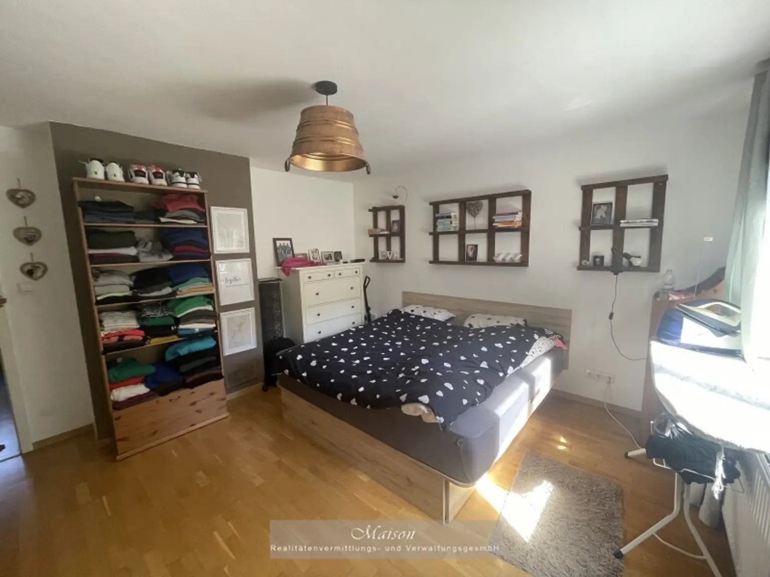 CHARMANTES ECKREIHENHAUS IN KLOSTERNEUBURG - 6 ZIMMER - GRÜNRUHELAGE - TERRASSEN - EIN ORT ZUM WOHLFÜHLEN !
