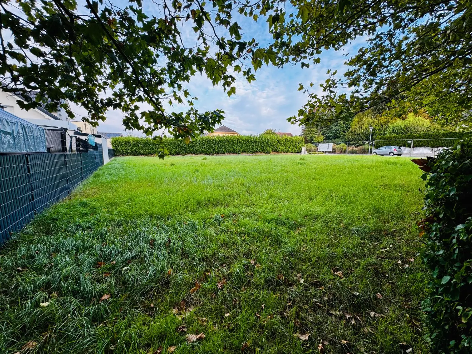"Sonnige Westlage im Herzen von Biedermannsdorf: 800 m² Eckgrundstück!"