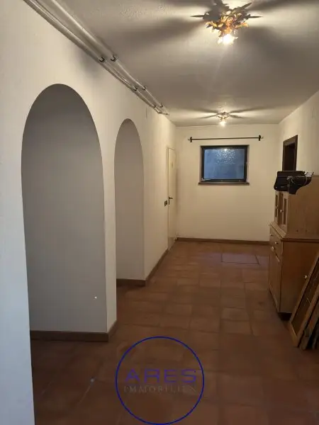 Villa mit Teich in Einzellage mit arrondierten ca. 5,6 ha großen Eigengrund