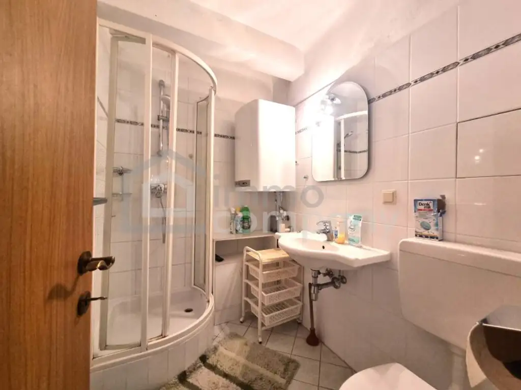 TOP-LAGE NAHE ROTER BERG!! Ruhig gelegene, lichtdurchflutete FAMILIENWOHNUNG – Auch trennbar!