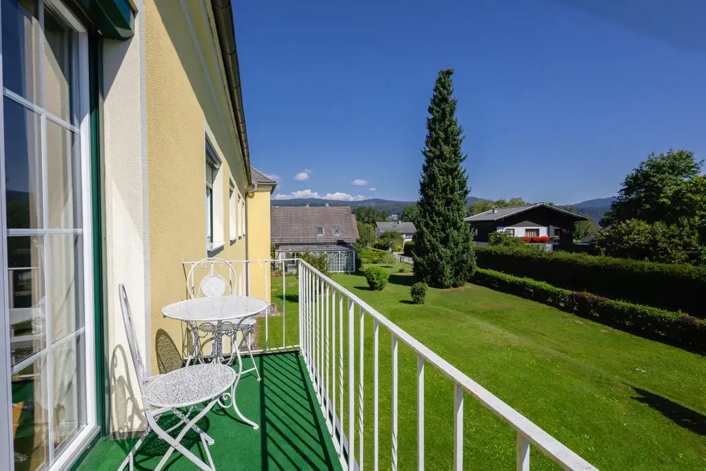 Charmante Eigentumswohnung mit Balkon & Kachelofen in Velden