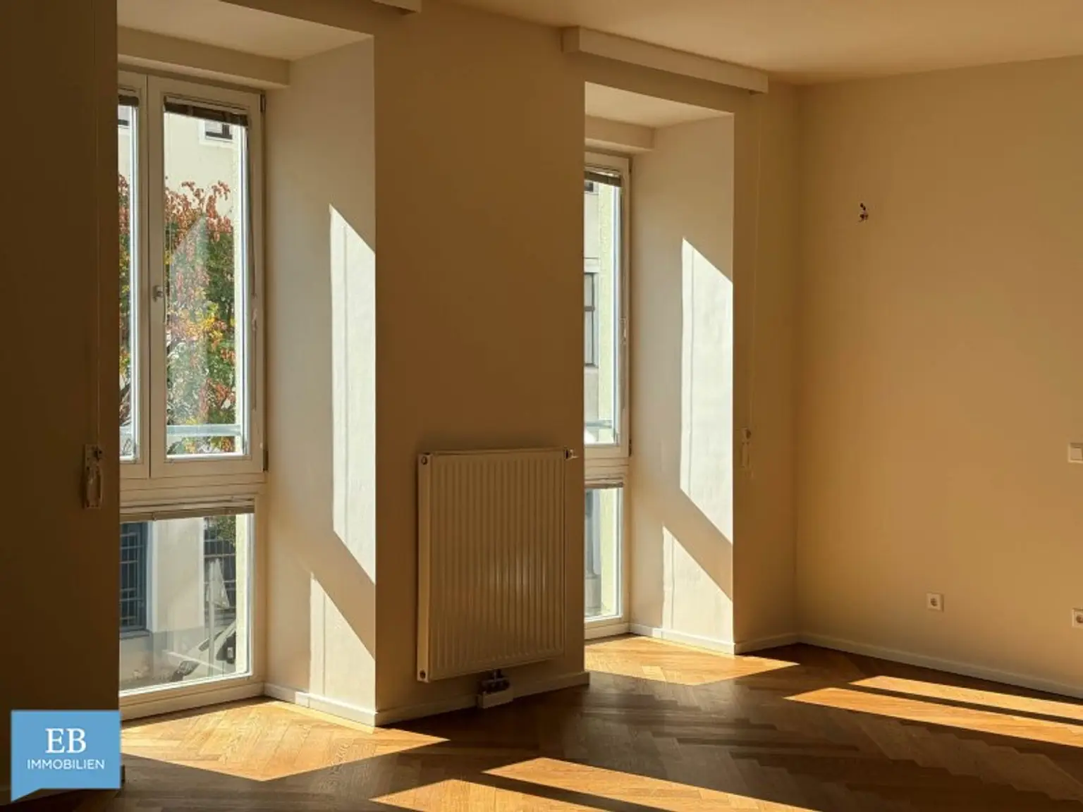 Helle Familienwohnung mit feiner Farbwelt und Fitnessraum im Haus