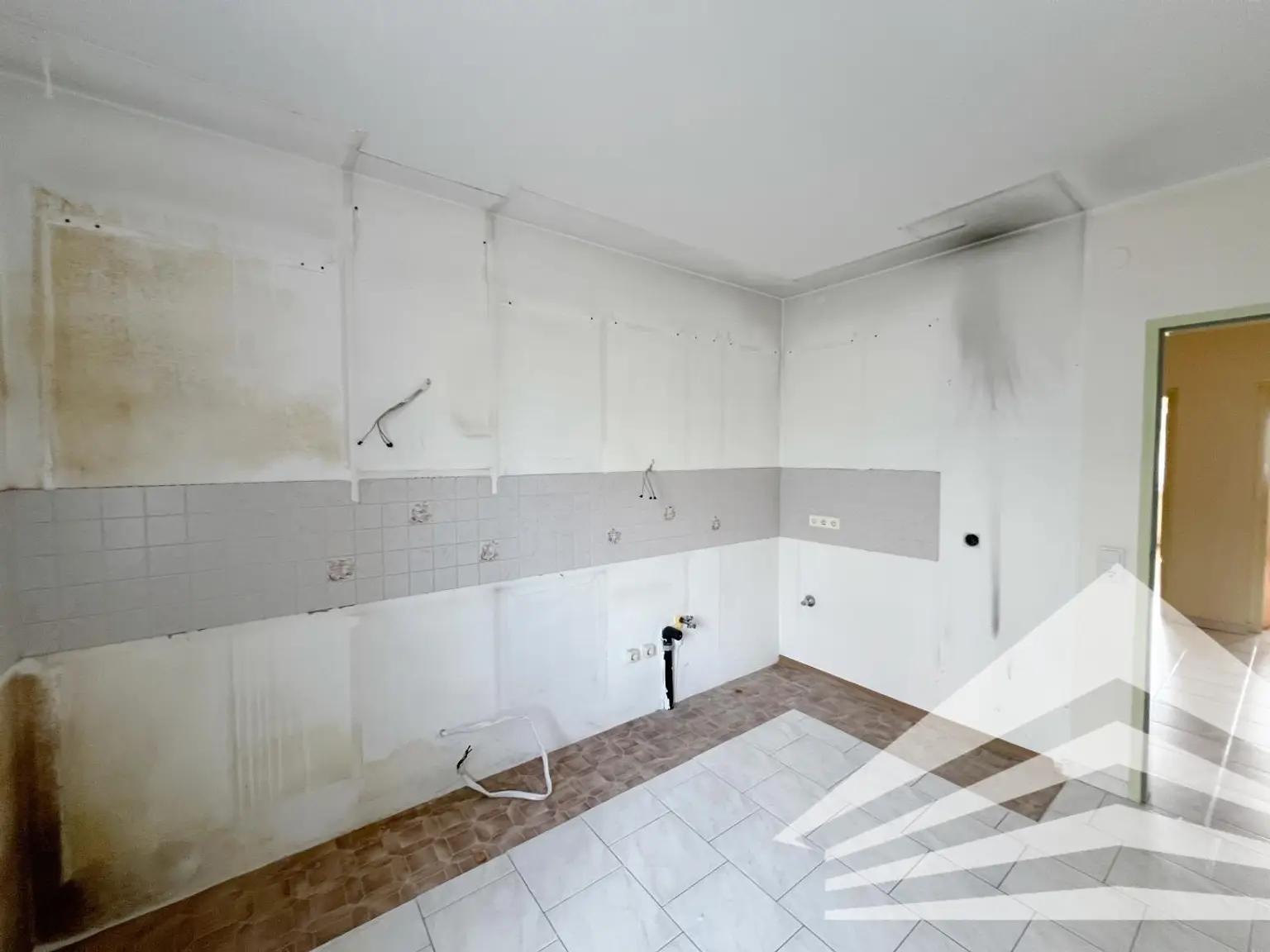 Gut aufgeteilte 3-Zimmer Wohnung mit Loggia - in nur 15 Minuten im Linzer Stadtzentrum!