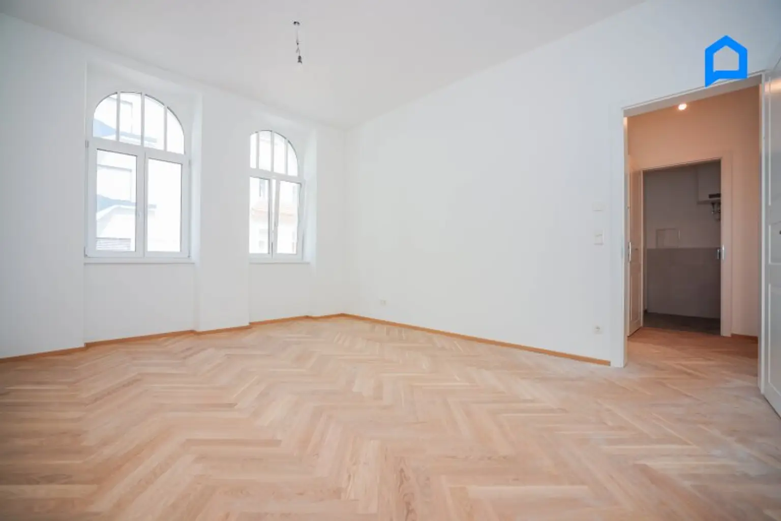ERSTBEZUG, JETZT einziehen! Kernsanierter Albau mit modernster Ausstattung ab 41 m² -148m² Wohnfläche, 2-4 Zimmer plus Nebenräume, Etagen- und DG Wohnungen, Kurzzeitvermietung möglich !