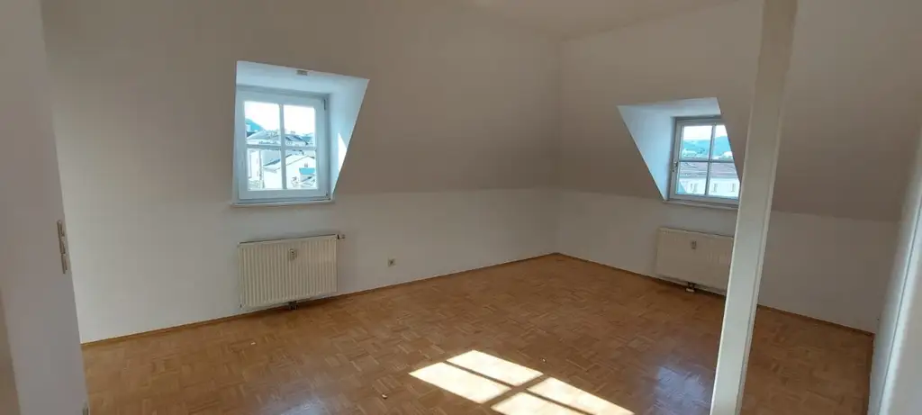 Citywohnung - 2 Zimmer Wohnung  im Dachgeschoss