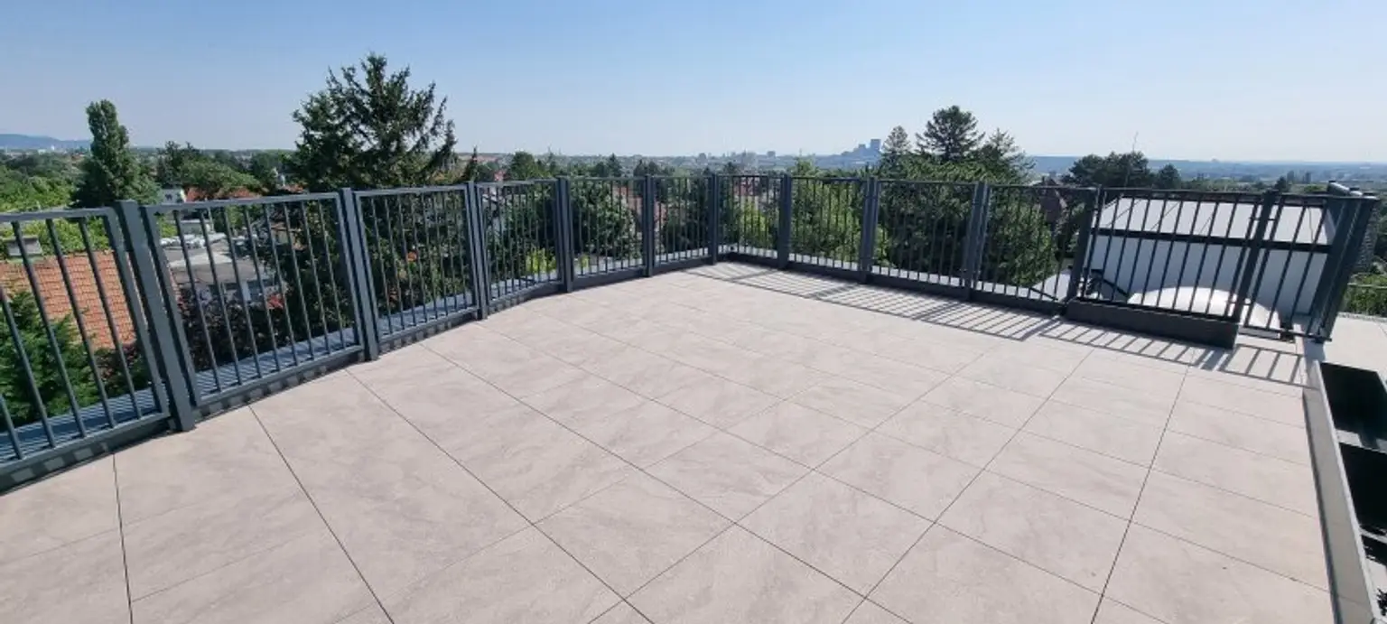 "Provisionsfrei" Traumhafte Dachterrassenwohnung mit Fernsicht in Top-Lage - Erstbezug mit Tiefgarage