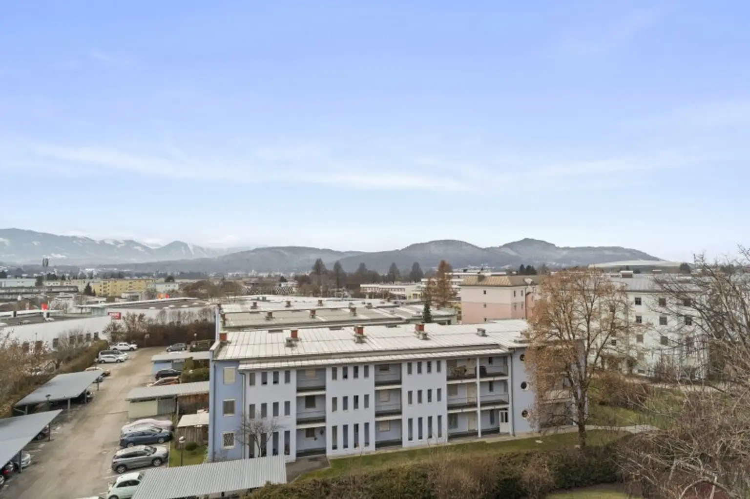 Schöne, sanierte 3 Zimmer Wohnung (Penthouse) 95,00m² mit Westloggia in Waidmannsdorf - Lodengasse