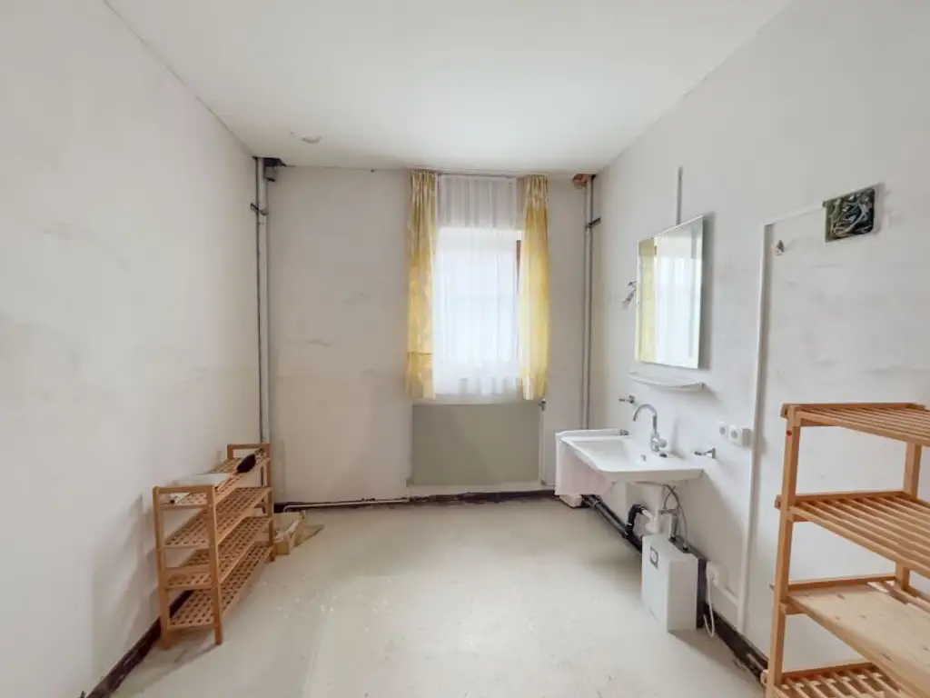 🏡 Großzügiges Einfamilienhaus mit Werkstattkeller, Garage & Terrasse in Stockerau mit Ausbaupotenzial!