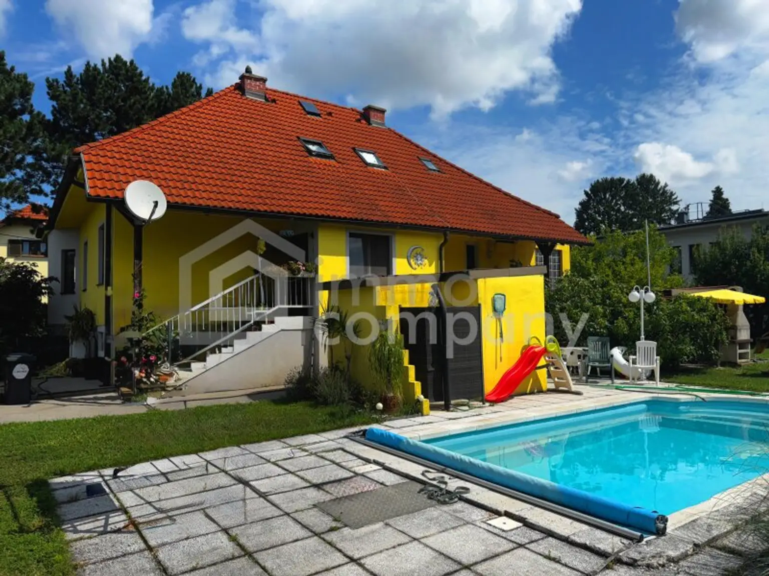 Sonniges Eckgrundstück mit charmantem Einfamilienhaus – großes Potenzial in ruhiger Nachbarschaft!