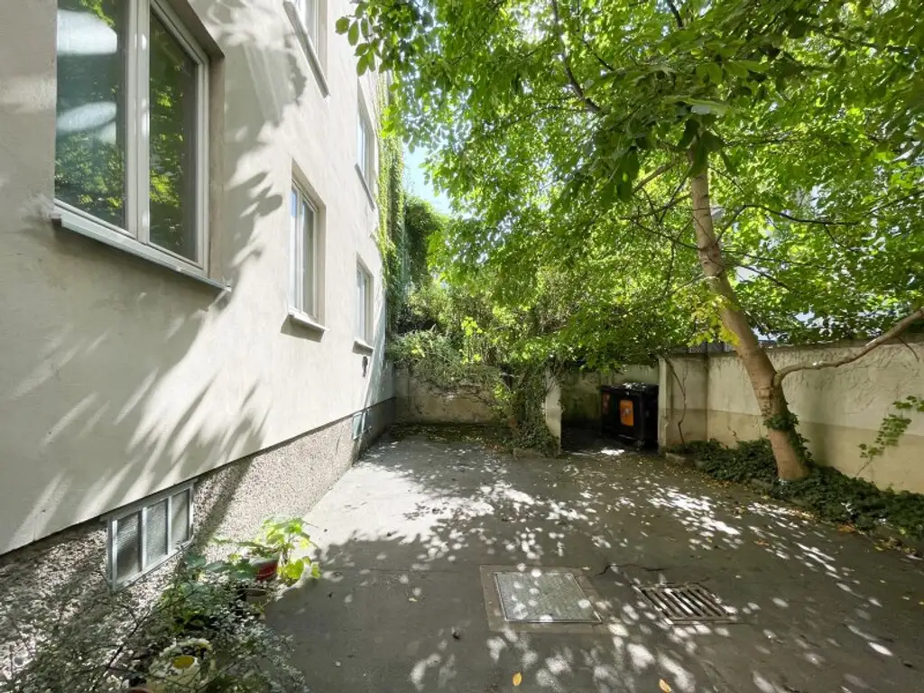 Nähe U6 "NIEDERHOFSTRASSE" & MEIDLINGER MARKT: komplett hofseitige 3-Zimmerwohnung