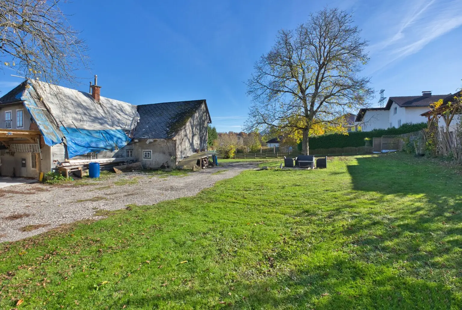 Grundstück mit Altbestand Regau