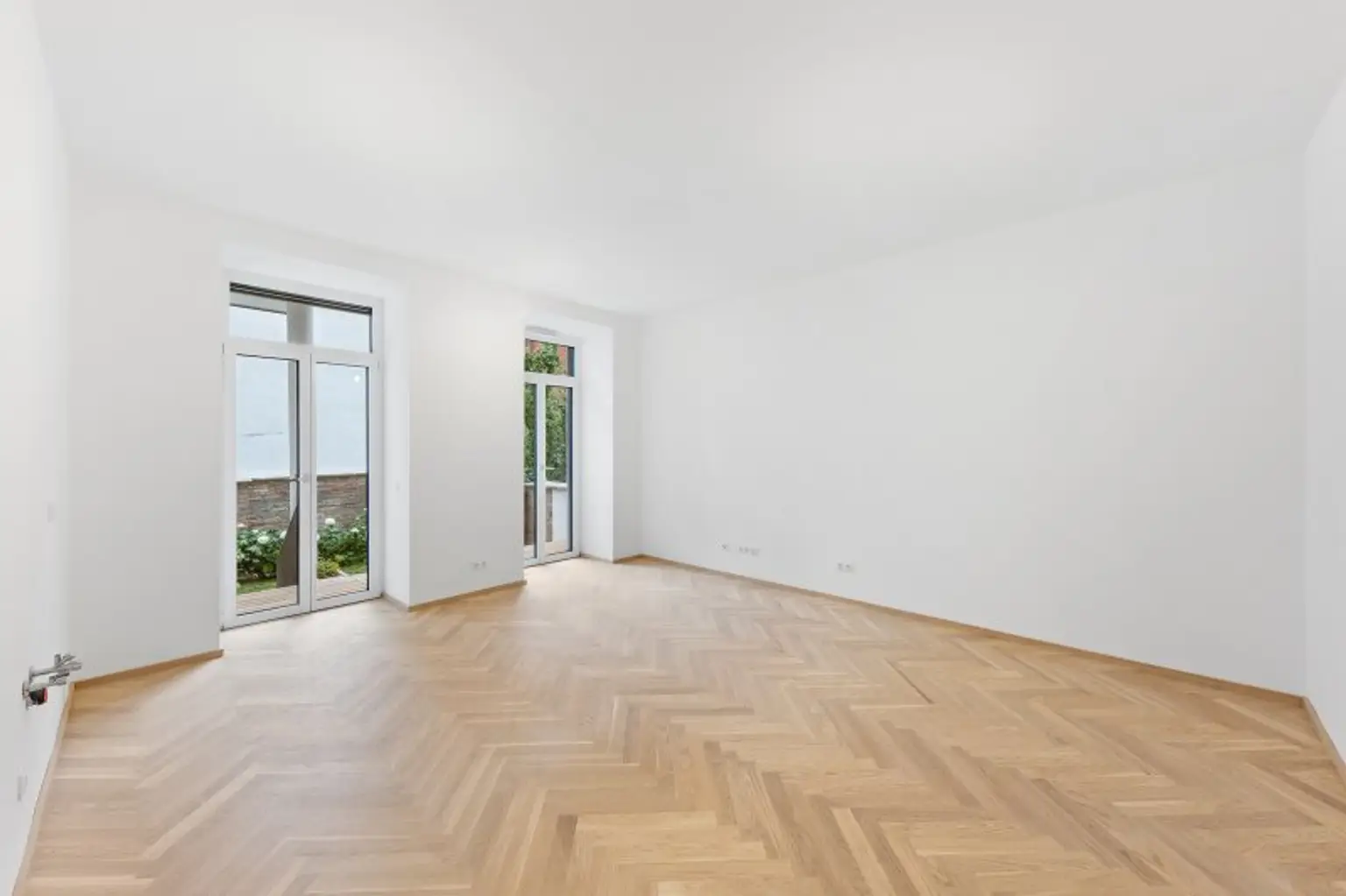 3-Zimmer-Altbaueigentumswohnung in generalsaniertem Altbau mit Terrasse und Garten