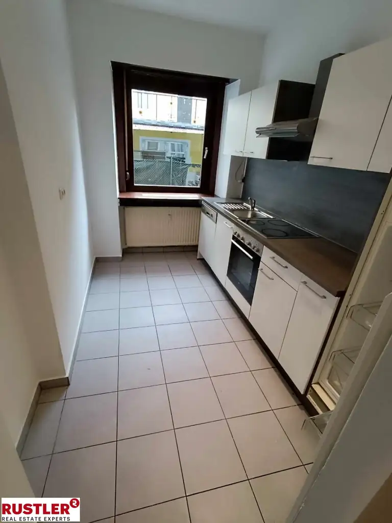 Nähe Innenstadt: GERÄUMIGE 2-Zimmerwohnung