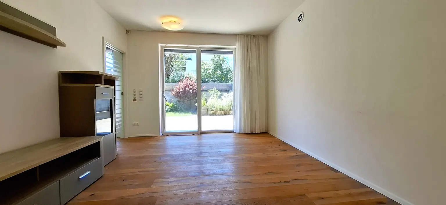 Neuwertige Familienwohnung mit Reihenhauscharakter